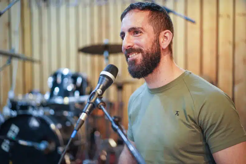 יואב חסיס - זמר לאירועים וחתונות