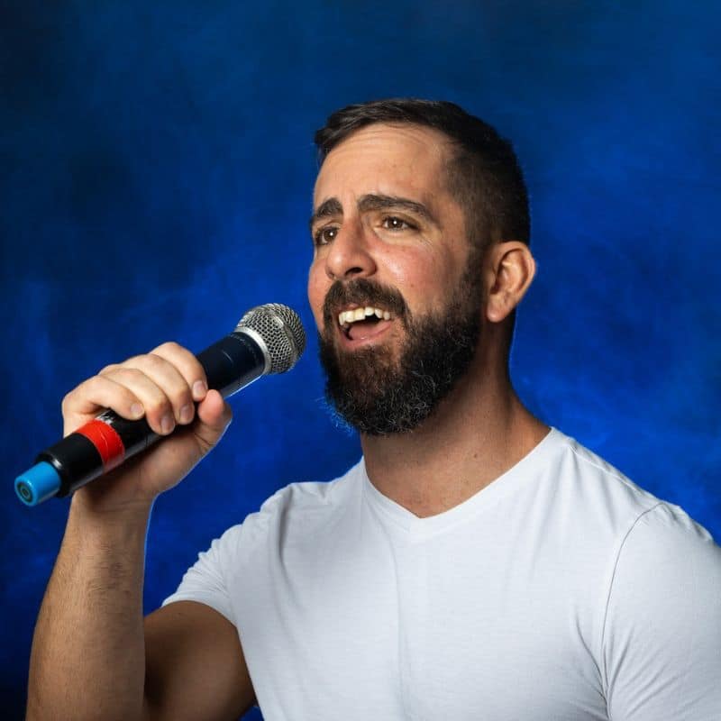 יואב חסיס - זמר לאירועים וחתונות