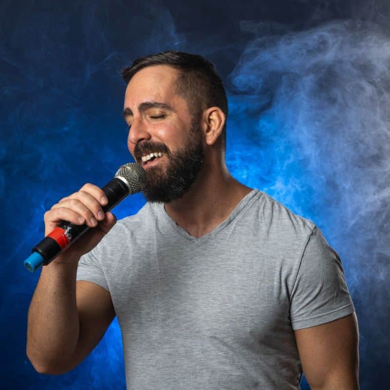 יואב חסיס - זמר לאירועים וחתונות