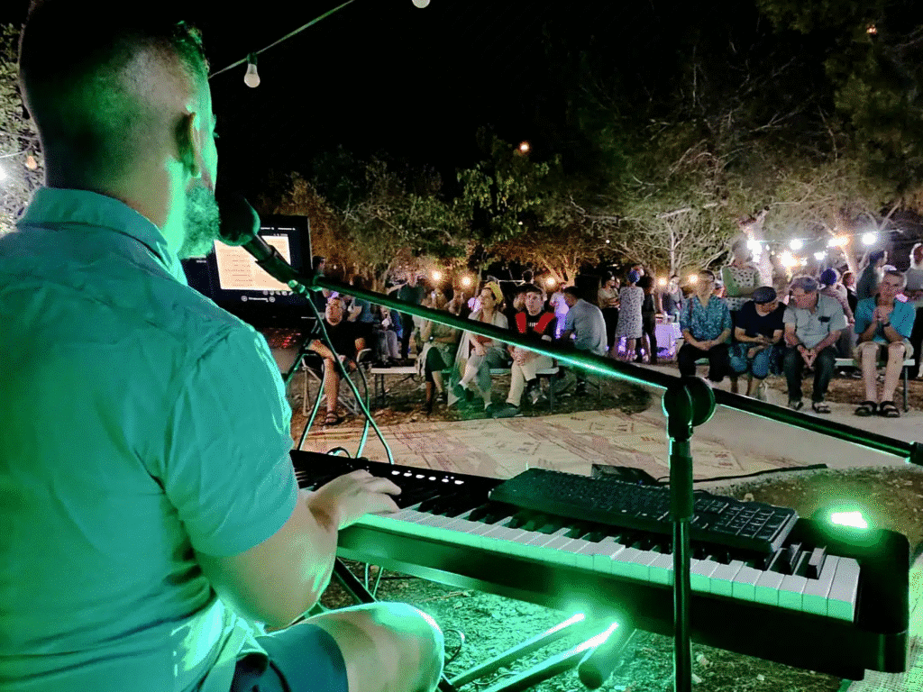 הנחיית שירה בציבור - יואב חסיס