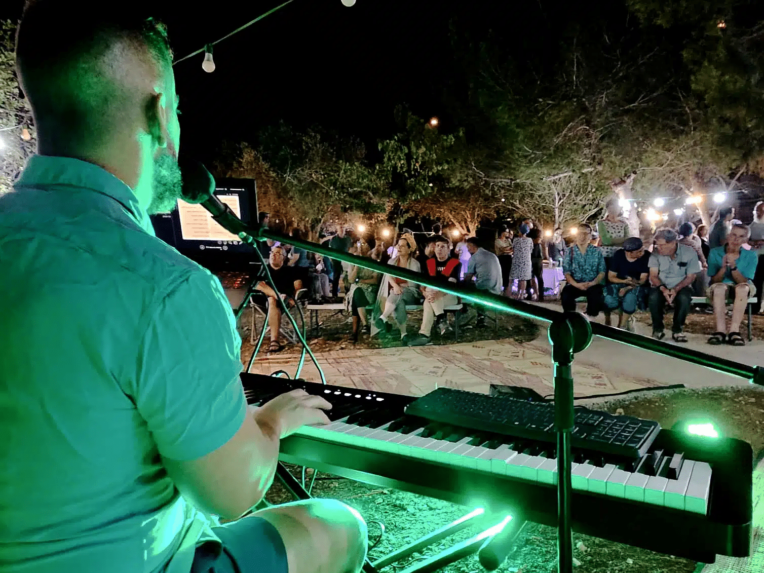 הנחיית שירה בציבור - יואב חסיס