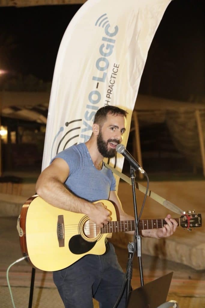 המדריך המלא לעולם השירה בציבור והמוזיקה לאירועים עם יואב חסיס